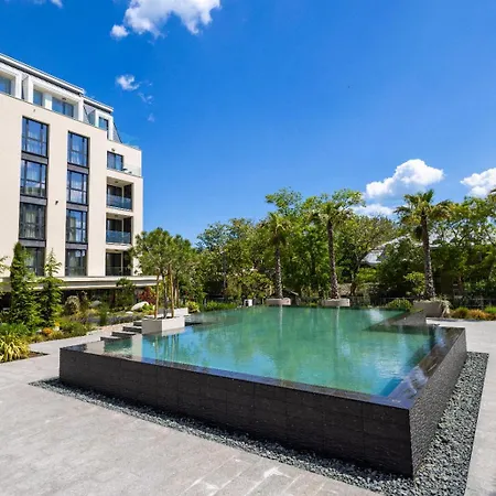 Azur Alegria Luxury With Pool Access Appartamento Saints Constantine and Helena